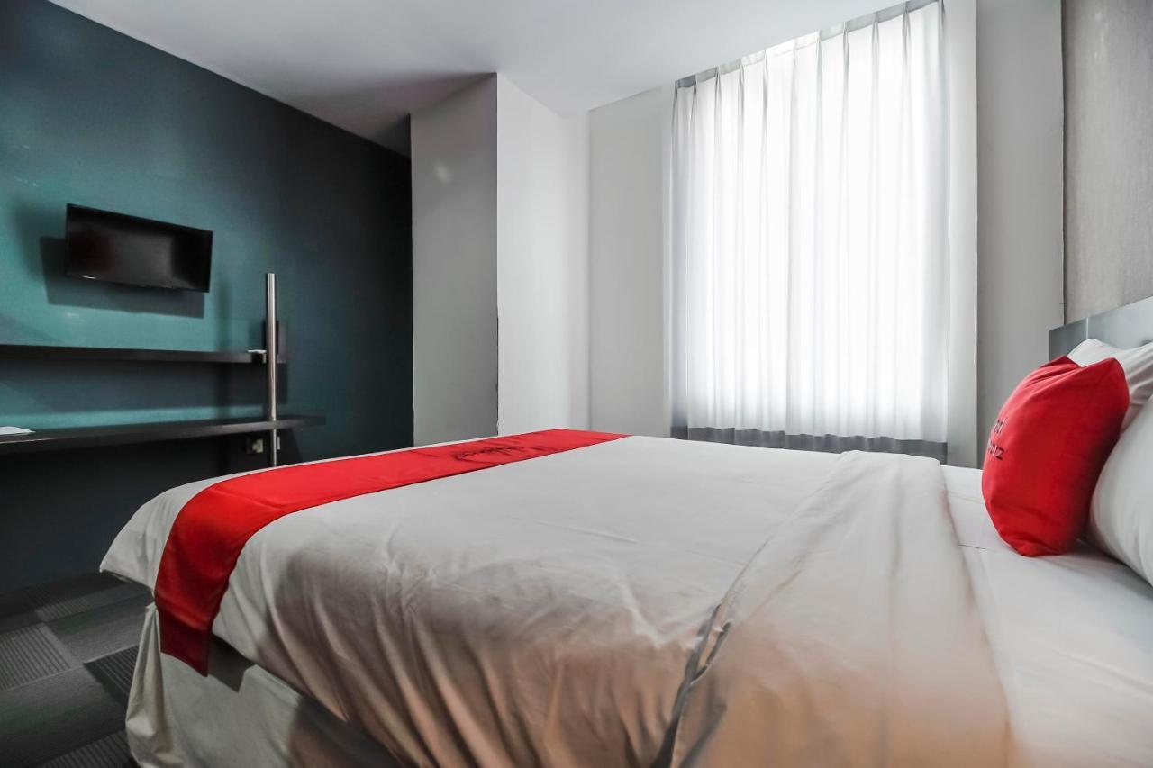 Reddoorz Premium Near Pantai Losari 2 Macáçar Exterior foto
